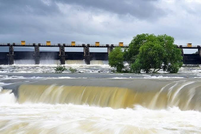 Khadakwasla Dam Water Discharge Increased to 11,704 Cusecs;
