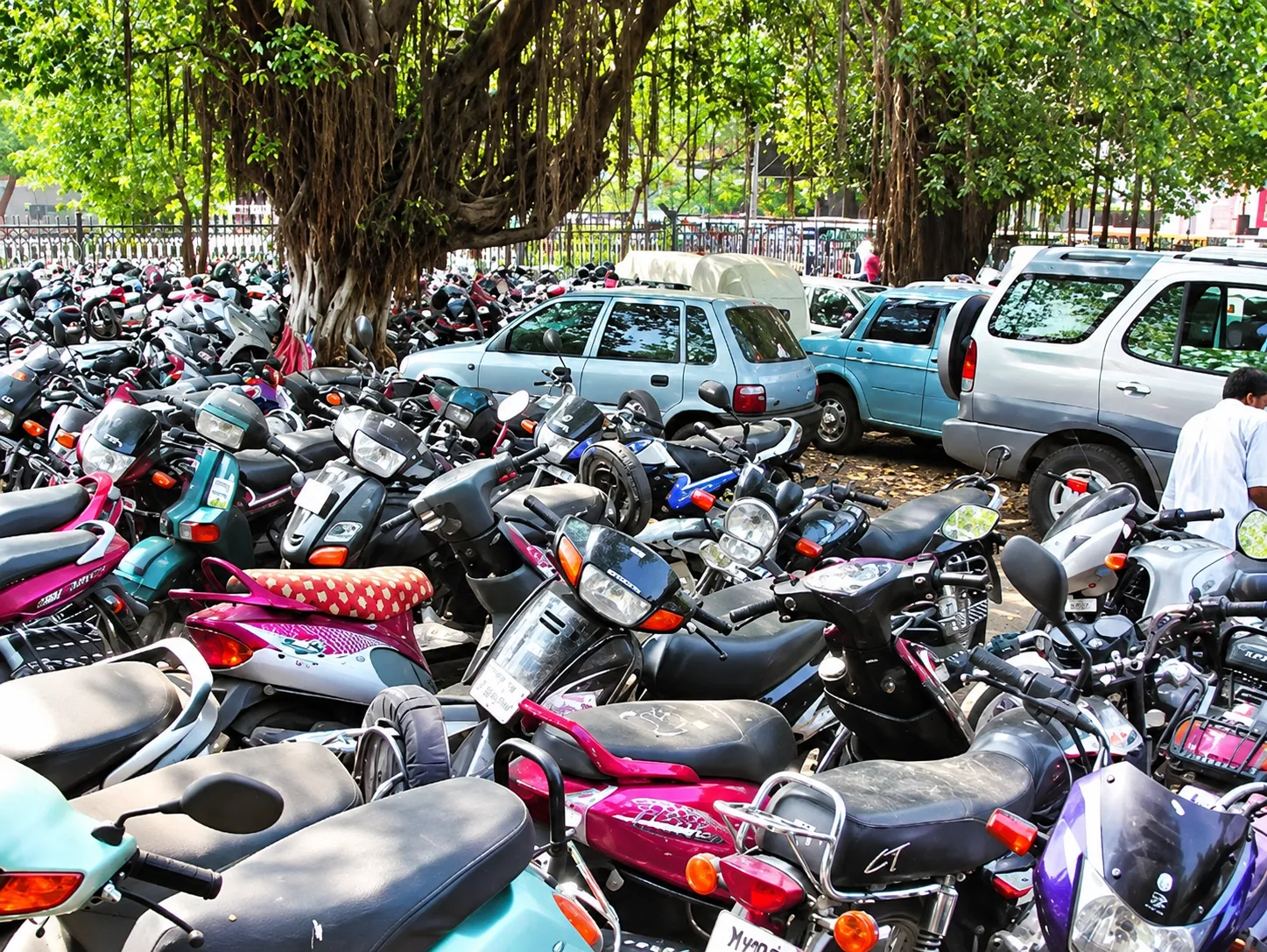 Ganesh Visarjan Procession in Pune: Traffic Police Arrange Dedicated Parking at 26