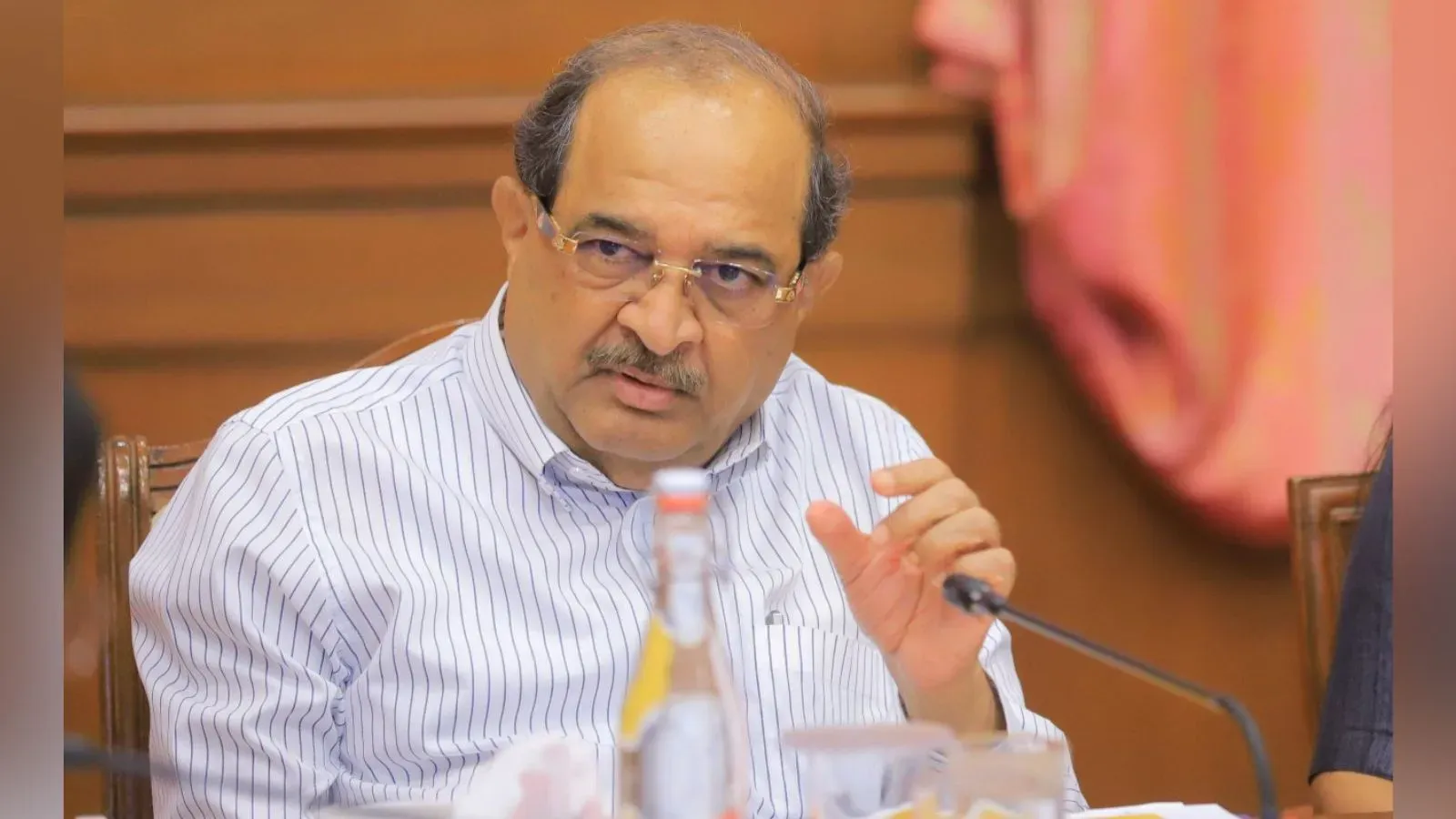 Maratha Reservation Agitation Intensifies: Banners of Minister Radhakrishna Vikhe Patil