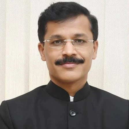 11-rupee saline tube billed at 325; IAS officer Tukaram Mundhe exposes massive