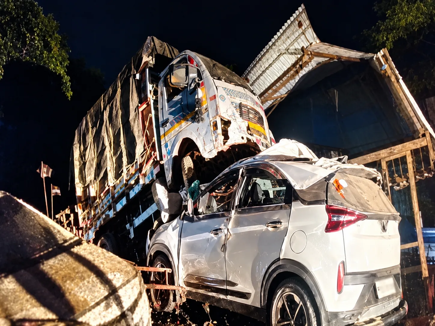 Tragic Accident Near Ajra: Nanded Youth Returning from Pre-Wedding Shoot