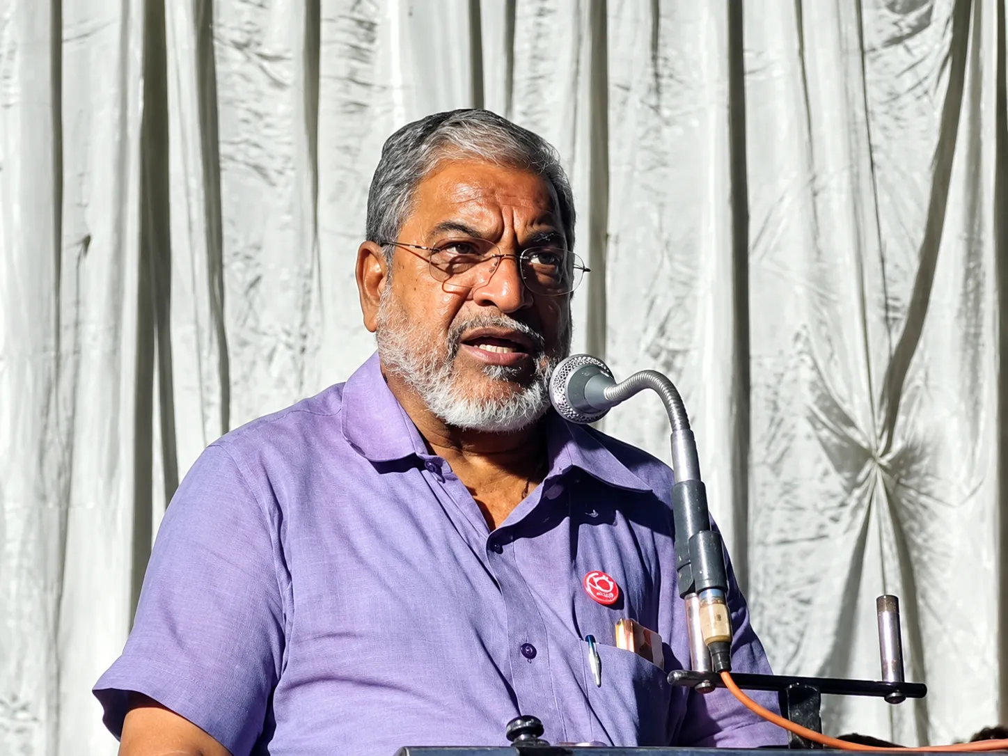 Give a Subsidy of Rs 500 Per Ton or Face Blocks: Swabhimani Leader Raju Shetti