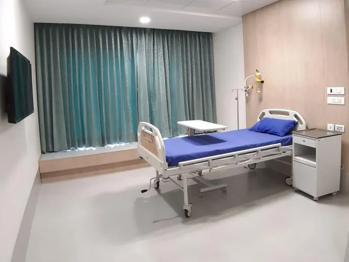 Shocking Theft in Mumbai: Clinic Shutters Forced Open and Rs 40,000 Looted in Dahisar!