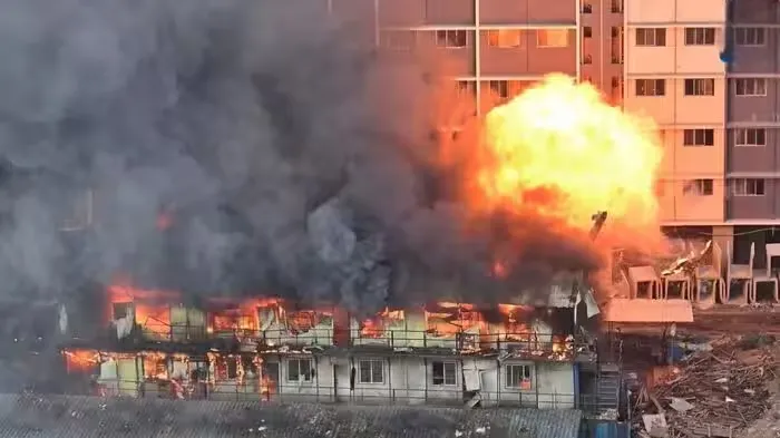 Massive Fire Breaks Out at Mulund Labour Camp; Eight Gas Cylinders